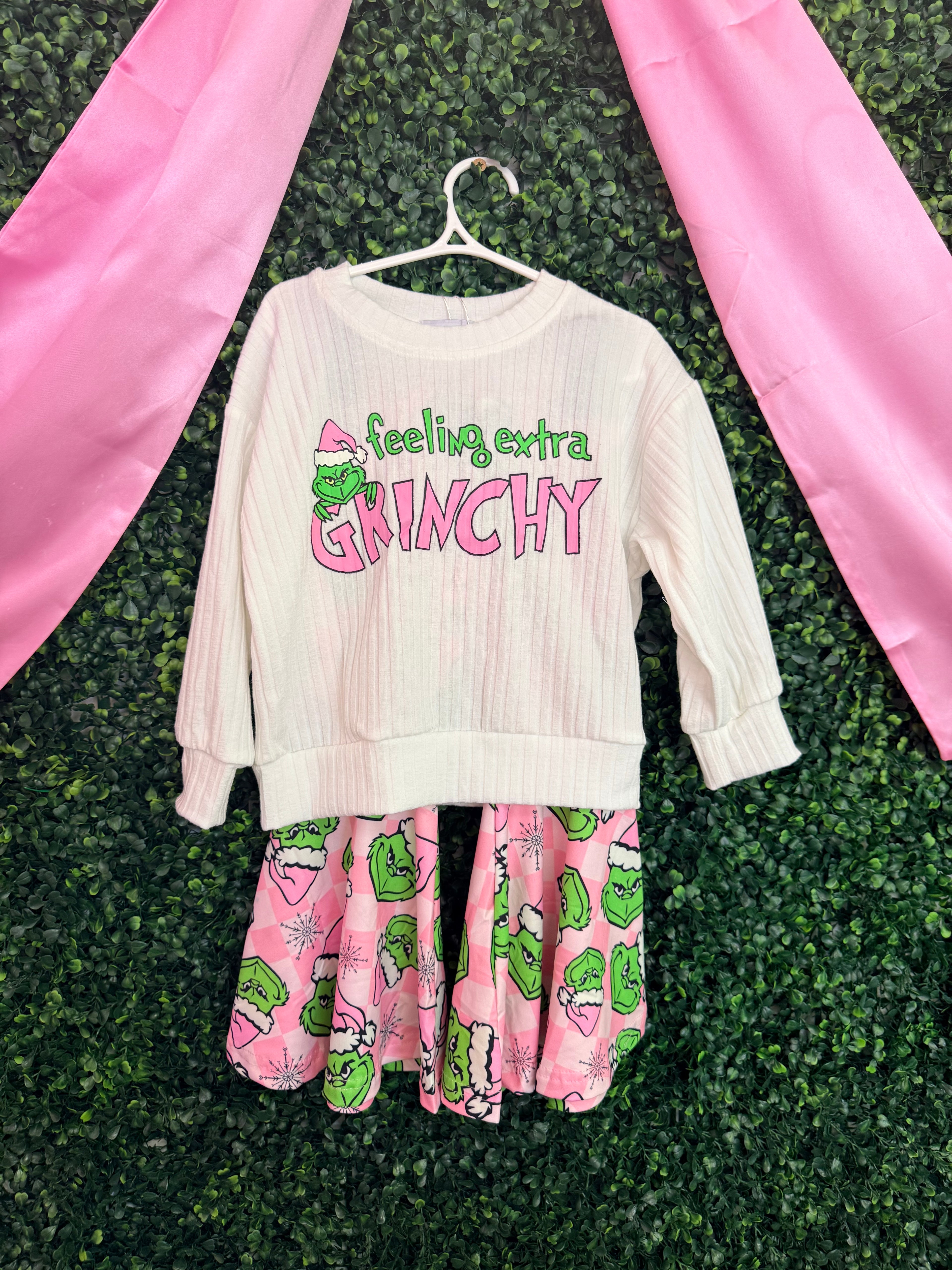 Grinch bell bottom outfit